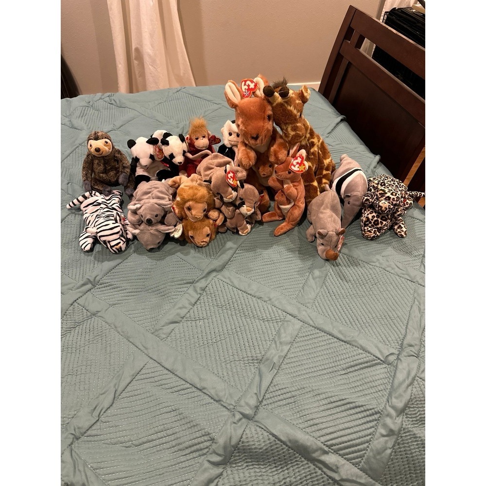 Beanie Baby International Safari Lot (20‎ total)